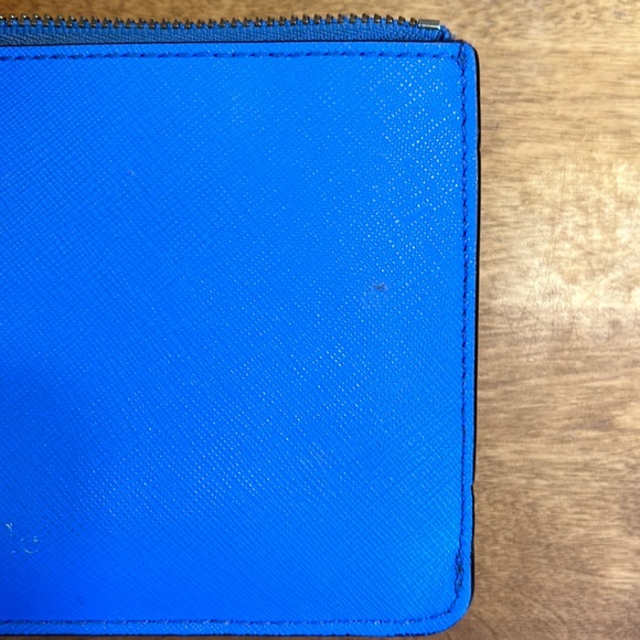 Kate Spade blue wristlet with wallet compartments - Picture 8 of 8